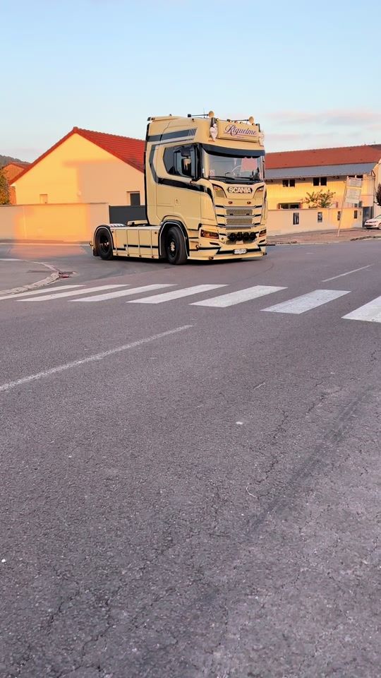 TikTok video thumbnail by soso_truckspoteur10_