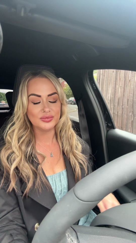 TikTok using Rock DJ