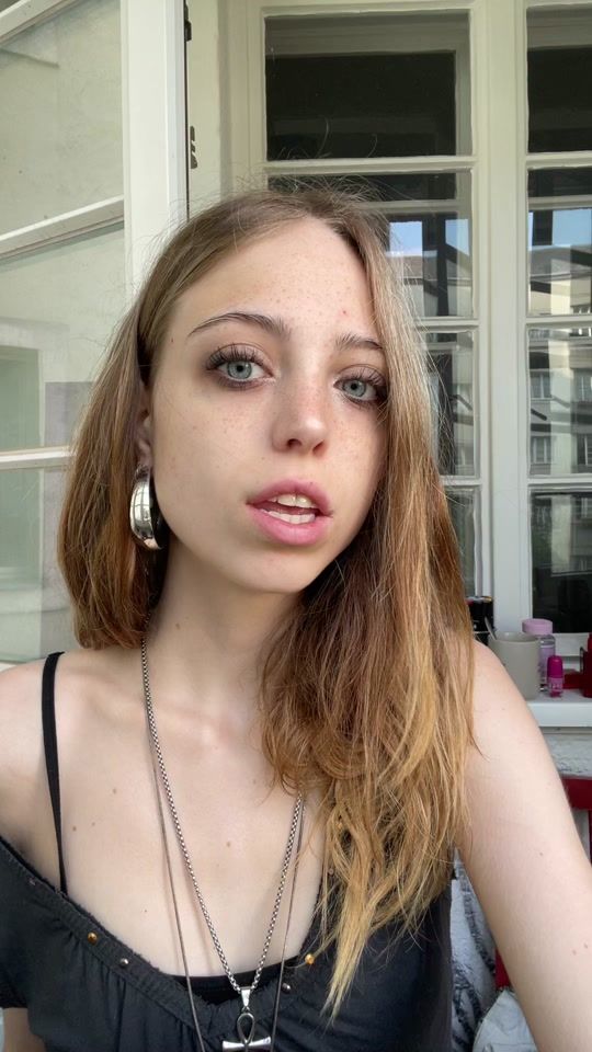 TikTok using Memories