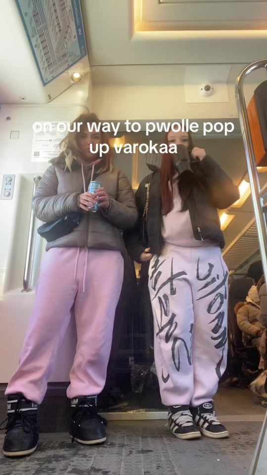 TikTok video thumbnail by carolinhhelene