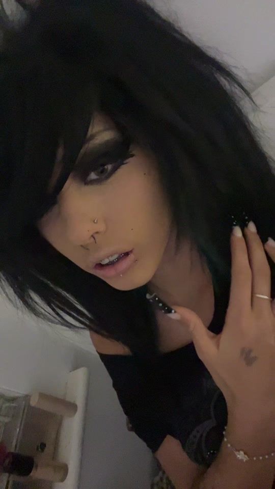 TikTok video thumbnail by z0mbiekitty_