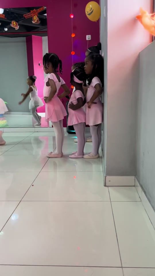 TikTok video thumbnail by larissatomas25