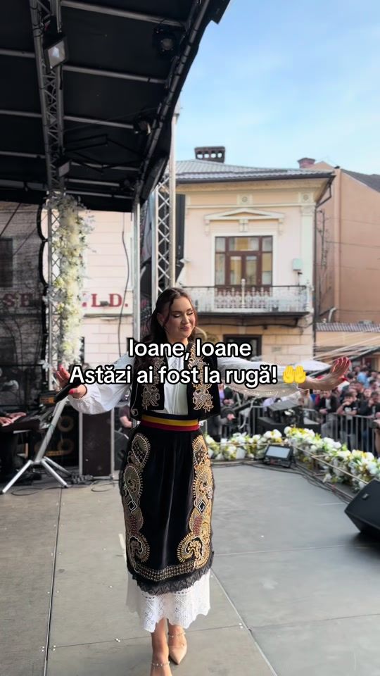 TikTok video thumbnail by roxanachirita_