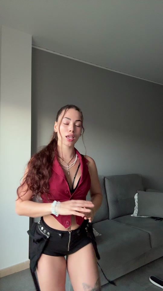 TikTok video thumbnail by _viviolix_
