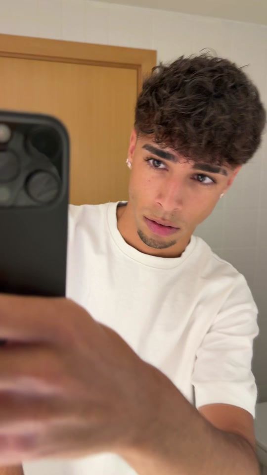 TikTok using APAGA EL CEL