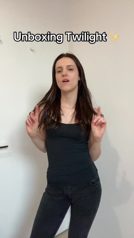 TikTok video thumbnail by pressquebella