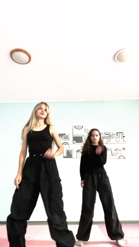 TikTok video thumbnail by dance.colorful_