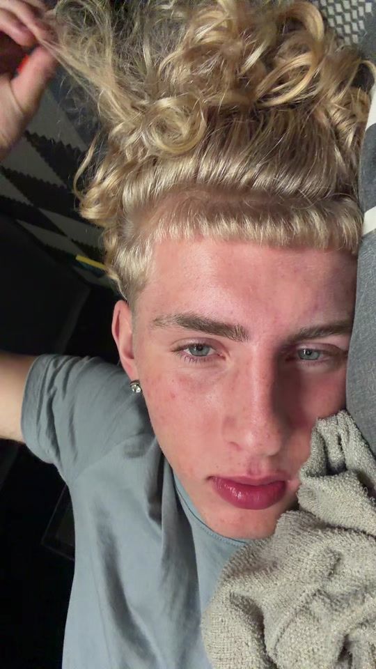 TikTok using Clouded