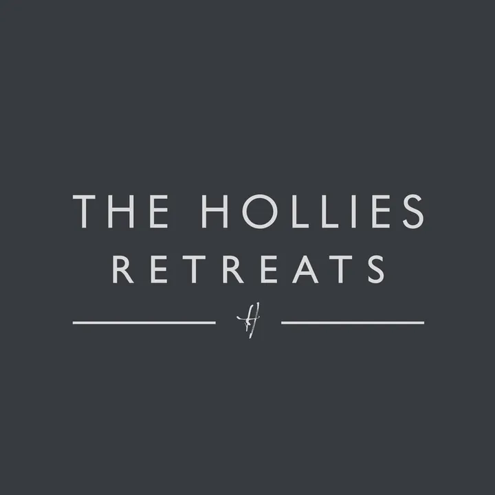 theholliesretreats