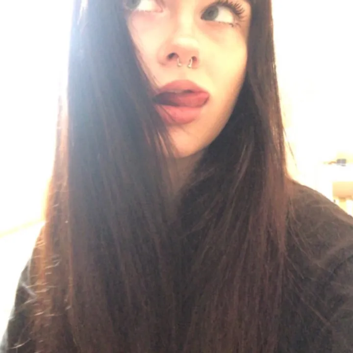 @daniqeue2