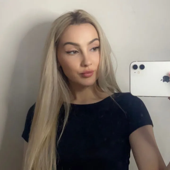 @lxurensmithxo