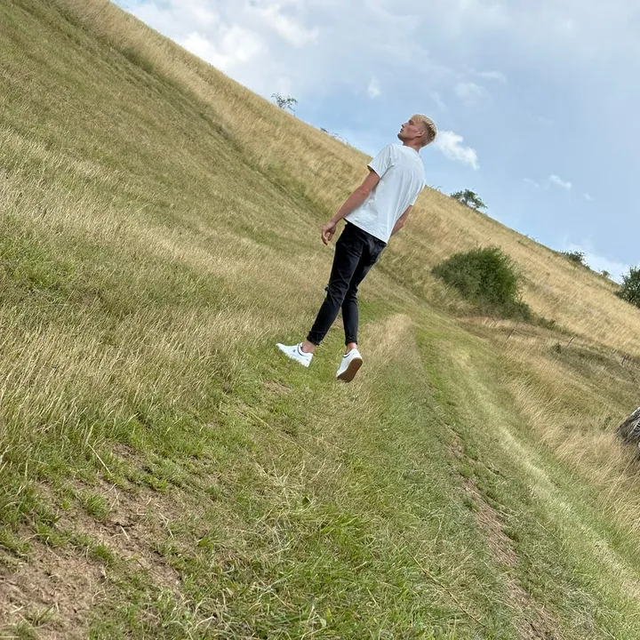 liaa__krisztian
