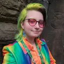 @queerlyhowl