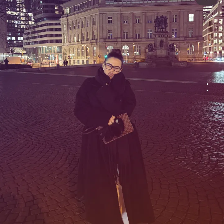 laraelif_