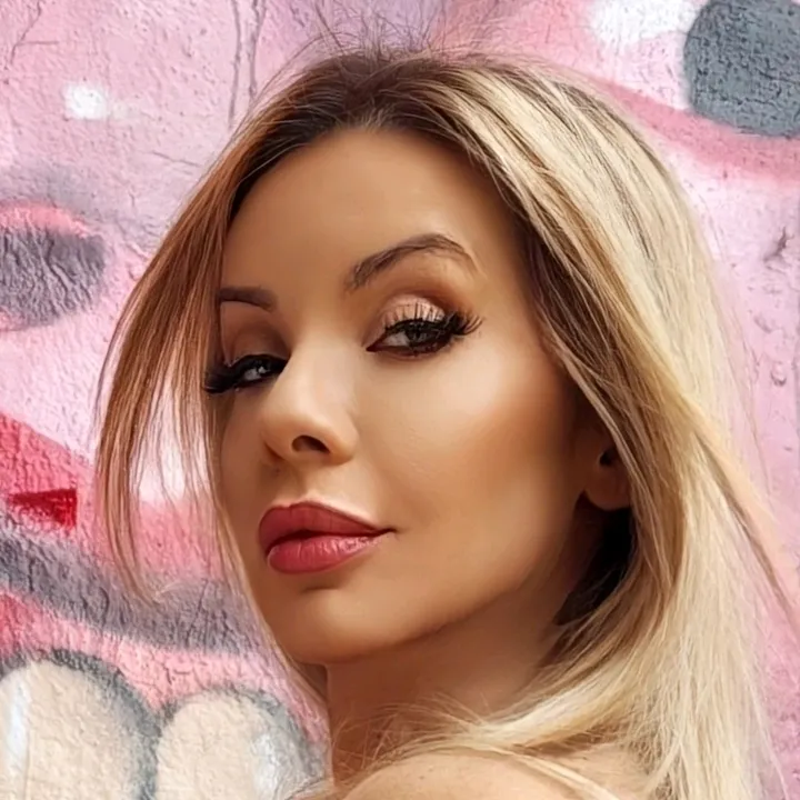 leatherbykarina