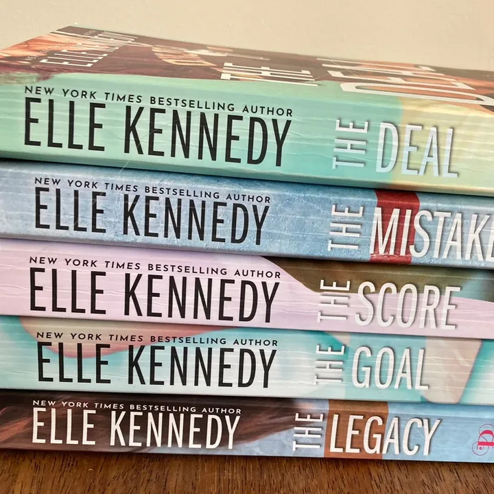lizziereadsbooks63