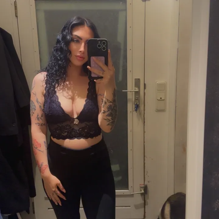 @ms.curlygurly