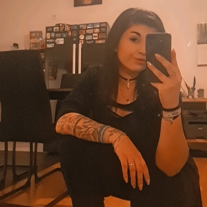 @angelacatalano93