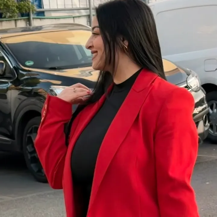 @platouricalanaomi