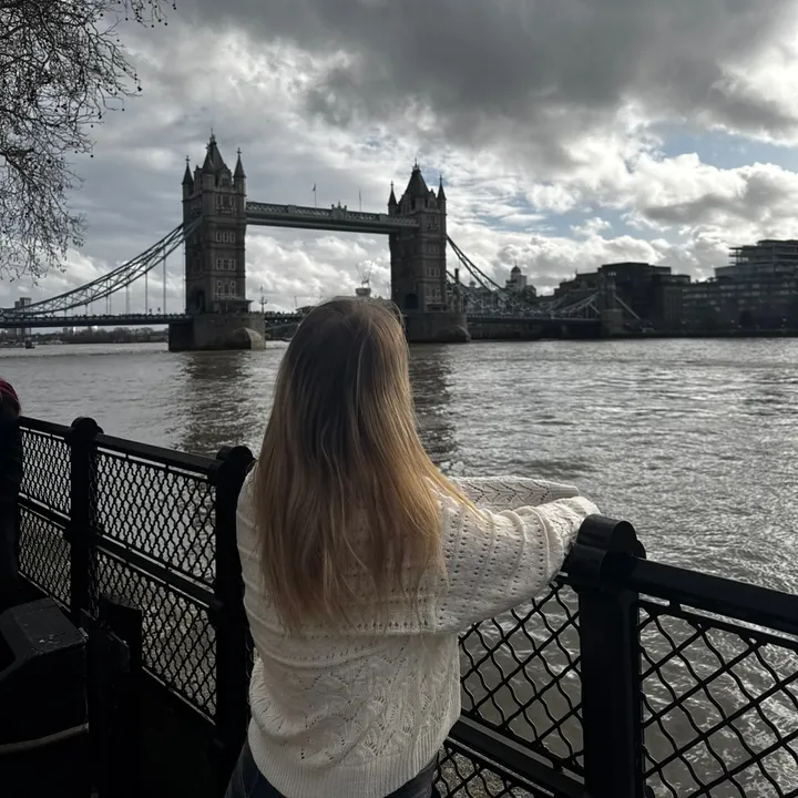 hannah_apers