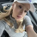 @hollylovesroses