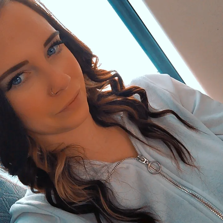 danielaruth_official