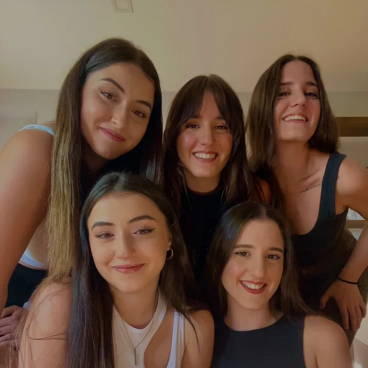 @thefullgirls