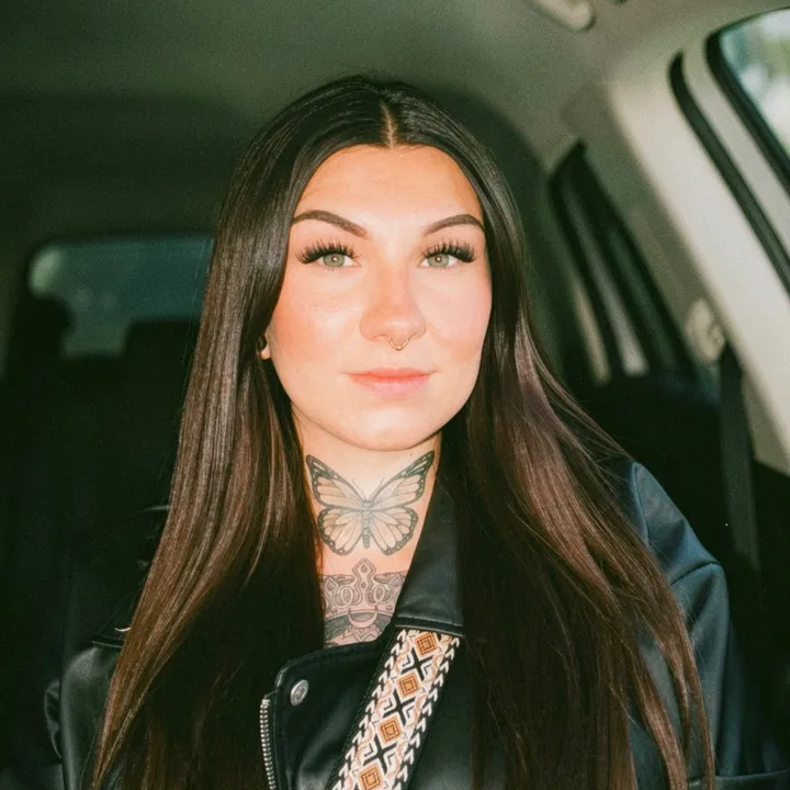 @antitonia_