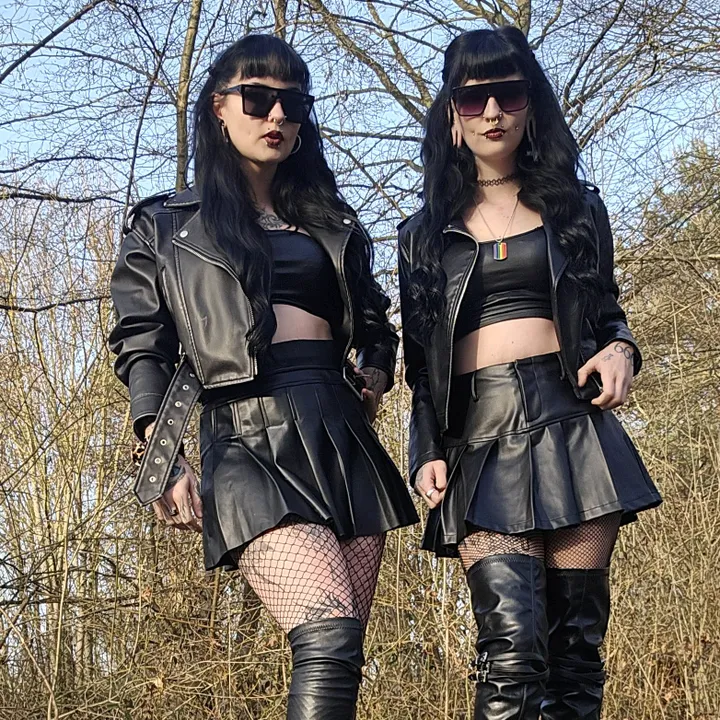 @scene.twins