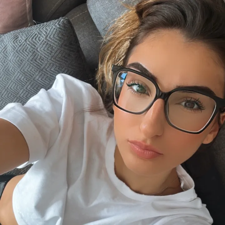 mel_in_black