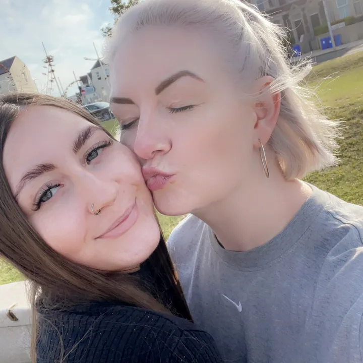 @julieannelynch
