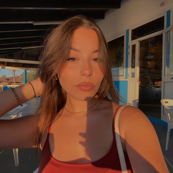 @rebeccaarcurii