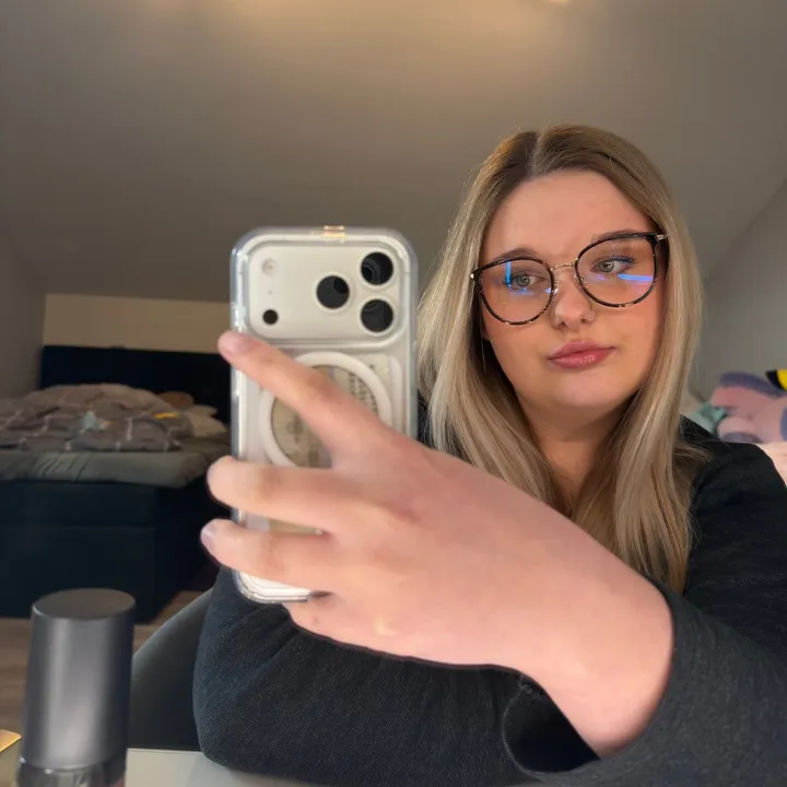 @laura.khln