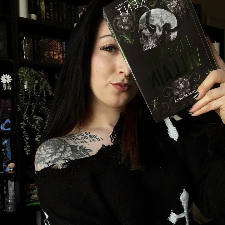 @darkreads_by_jess