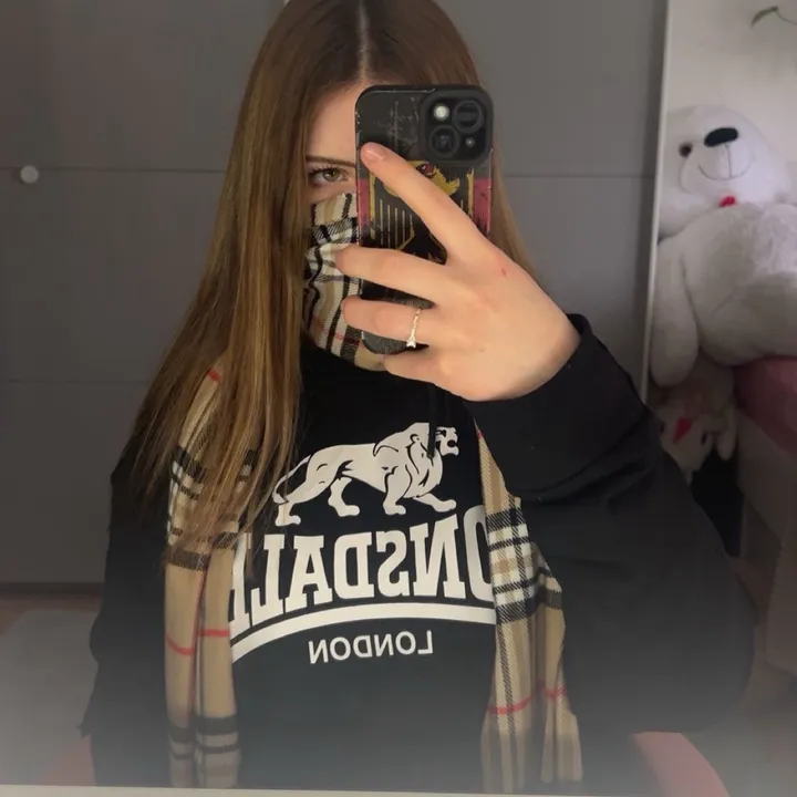 @leni_bxu
