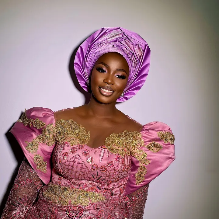 @simisola__tomori