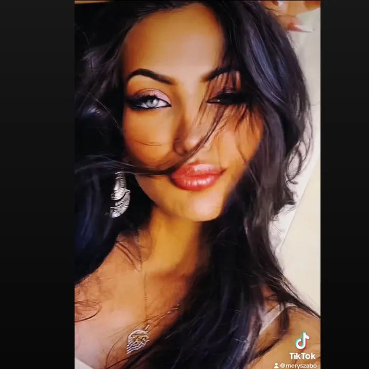 @_maria_szabo
