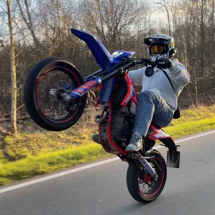 max_supermoto