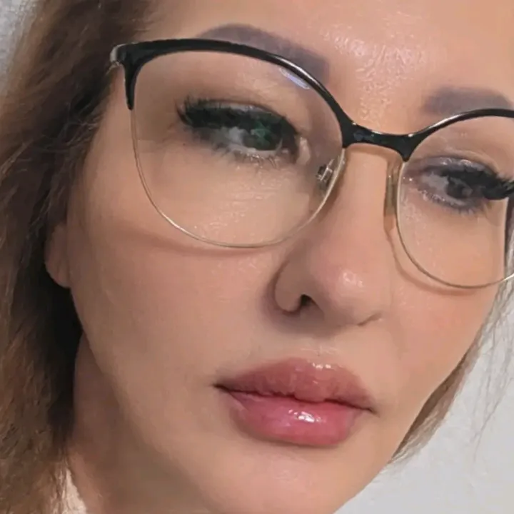 @giagia7612