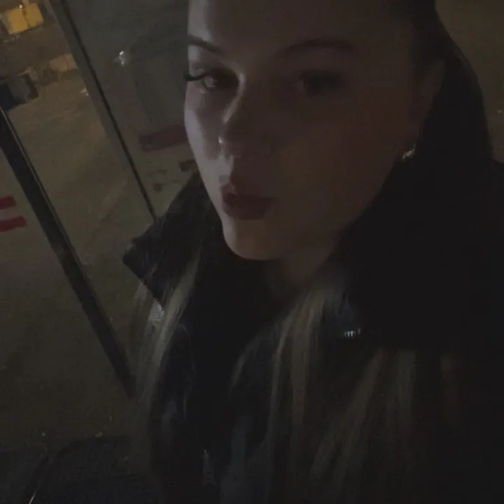 @leoniiera