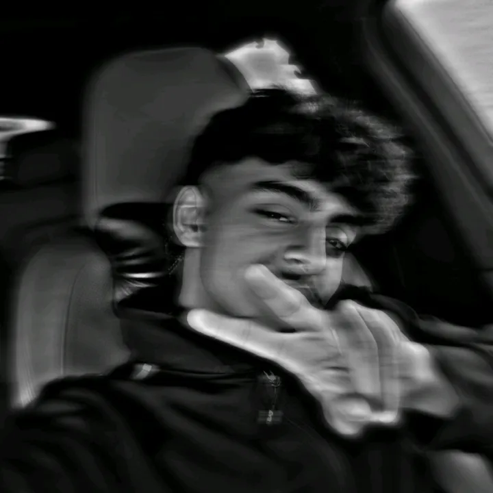 @nikolas.hitul._.thau