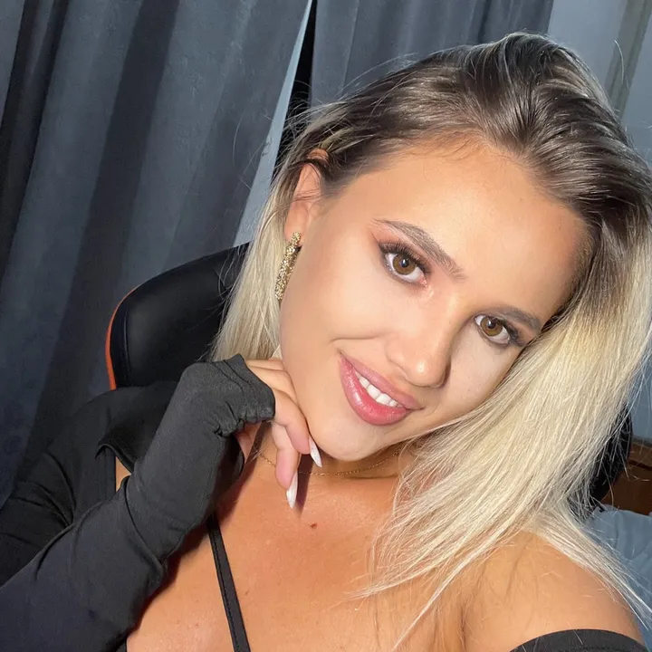 @andrabeatrice35