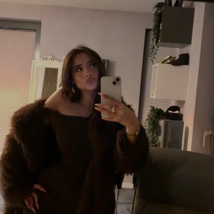 @emiliacmzzzn