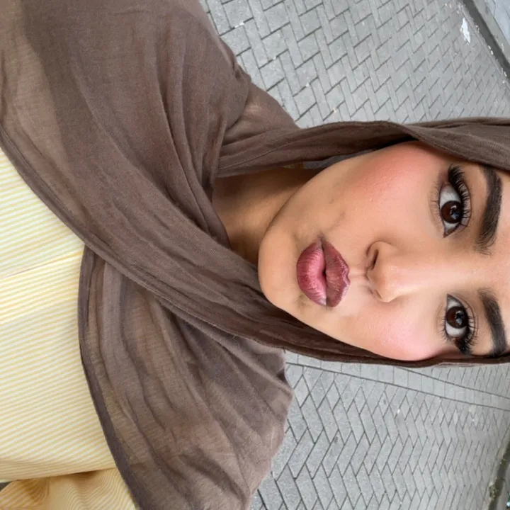 @user182726336