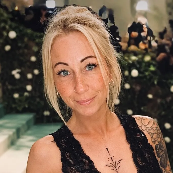 @laura_90_22