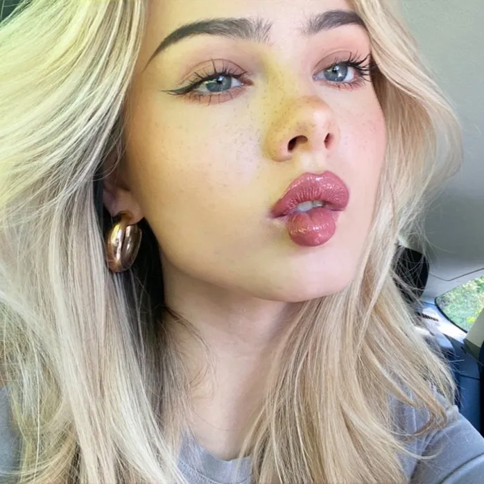 @itssaracrumbleleg