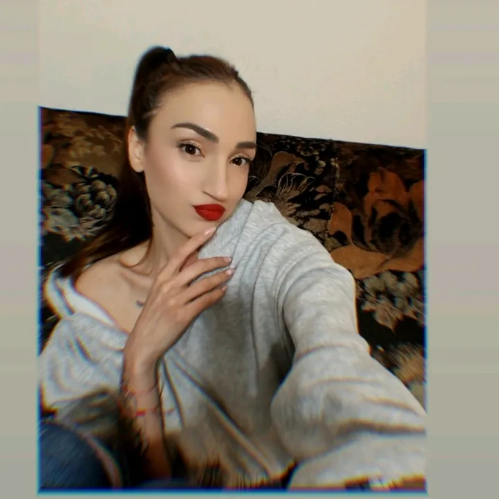 ralucaofficial0