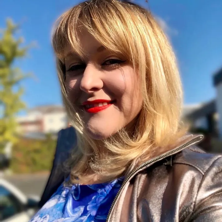 @happinessasaway