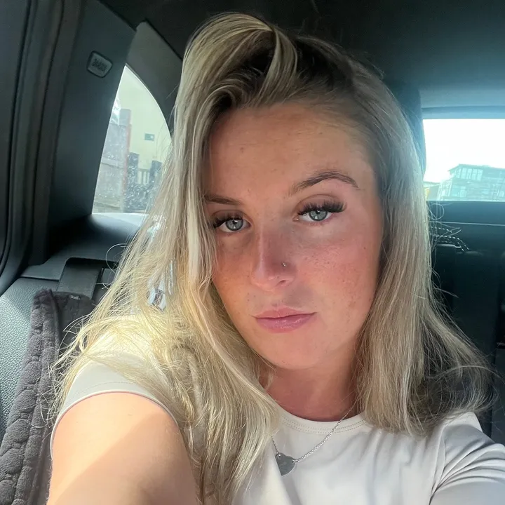 @caitlinevansxx