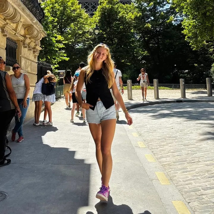 anika.ouwejan